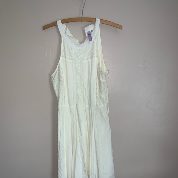 Beautiful Creme Dress WORN ONLY ONCE - Picture 2 of 7